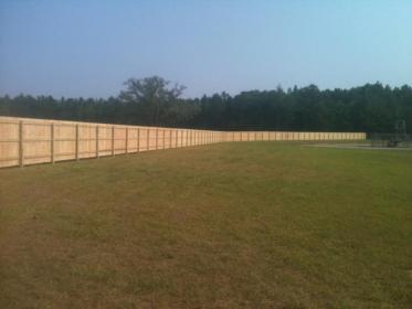 Standard 6 ft wood privacy fence 